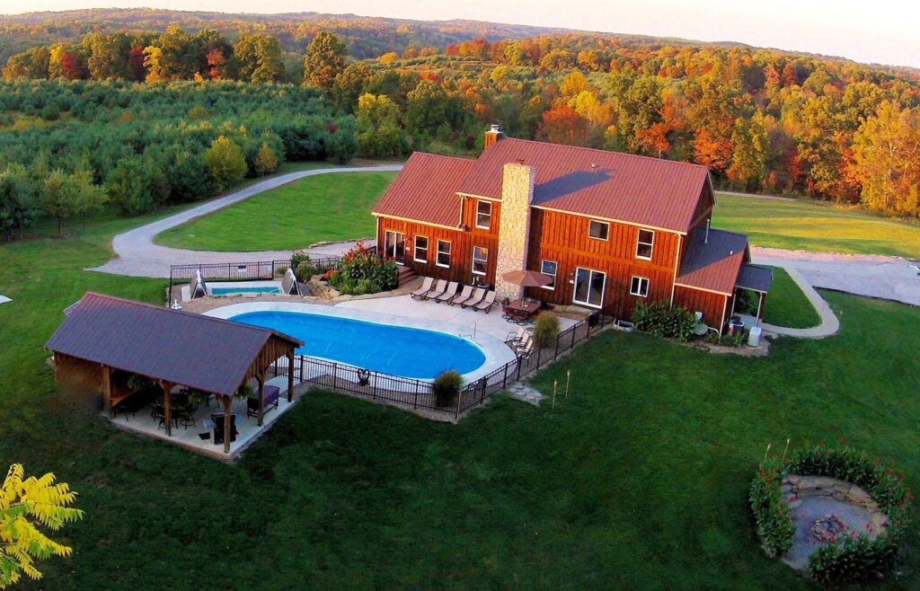 Hocking Hills Large Luxury Cabin for rent